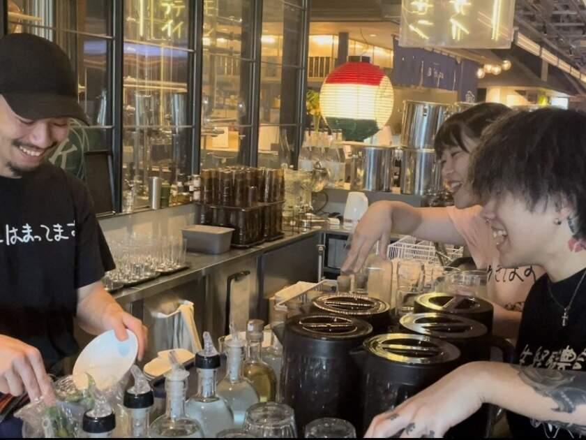 酒食堂虎ノ門蒸留所の制服7