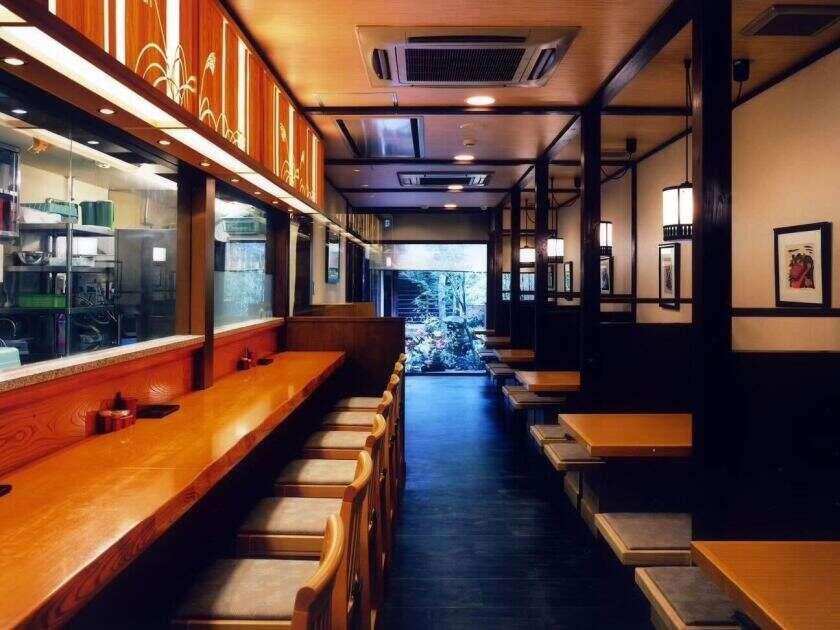 とんかつ頑固奈良店の制服1