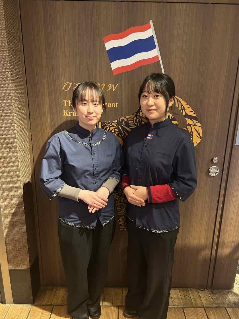 クンテープ ルクア大阪店の制服1