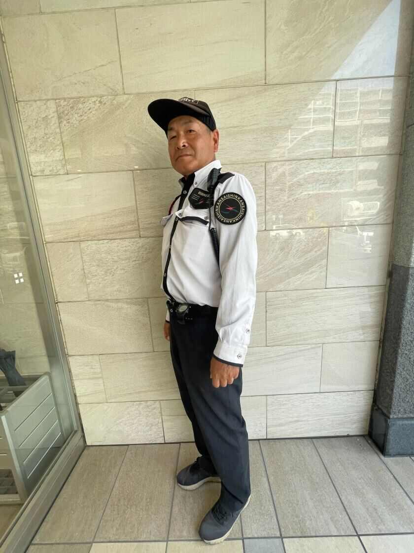 新関西企業警備株式会社 採用担当の制服4