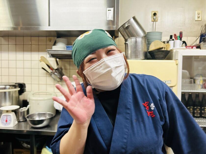 博多川端どさんこ 博多デイトス店の制服4