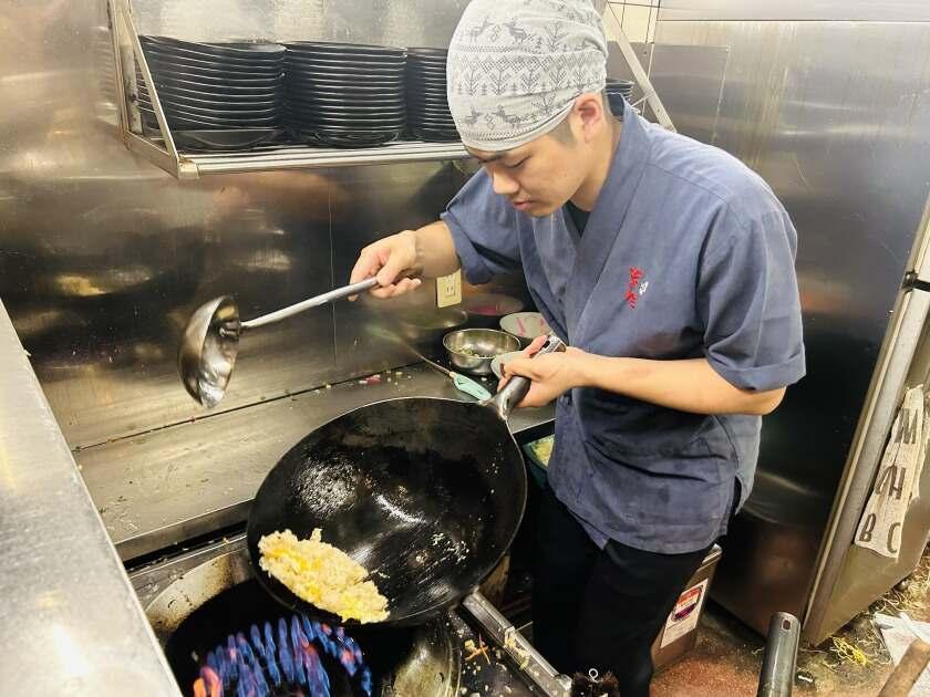 博多川端どさんこ 博多デイトス店の制服6