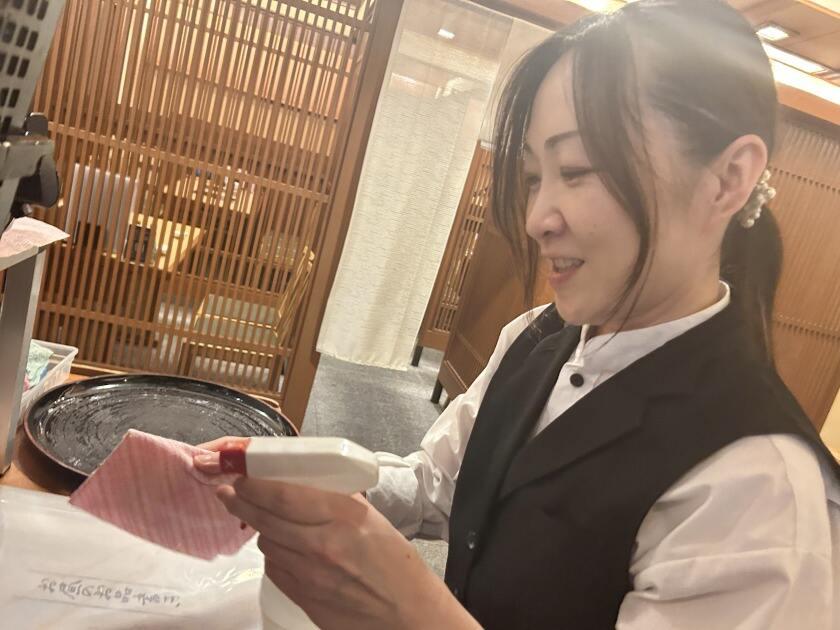 京すいしん 京都駅前店の制服3
