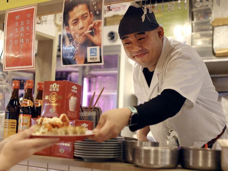 ぎょうざととり皮 ながりの酒場の仕事画像2