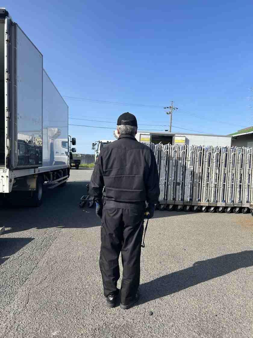株式会社伸栄冷蔵の制服2