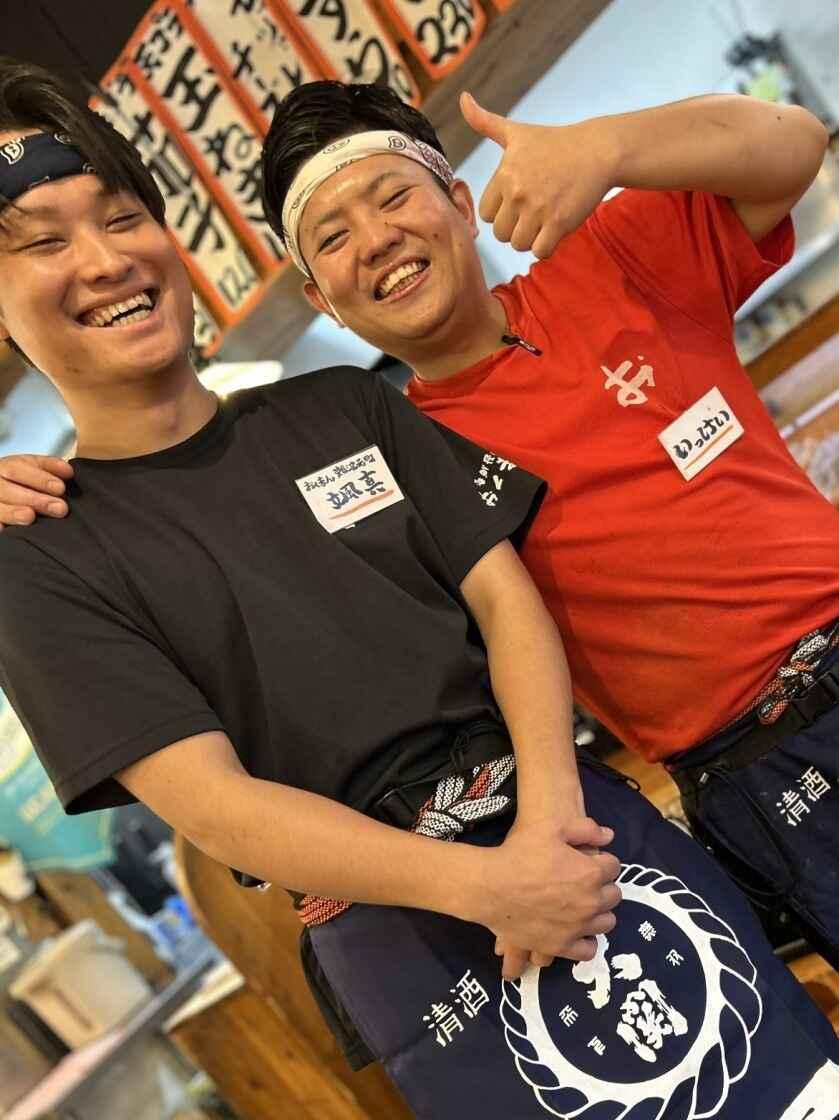 海鮮屋台おくまん(株式会社こうむらホールディングス)の制服1