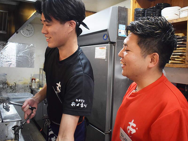 海鮮屋台おくまん 荒本店の制服2