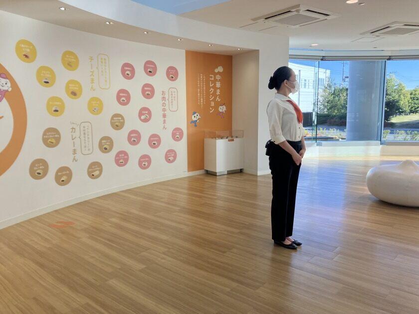 中村屋 中華まんミュージアムの制服1