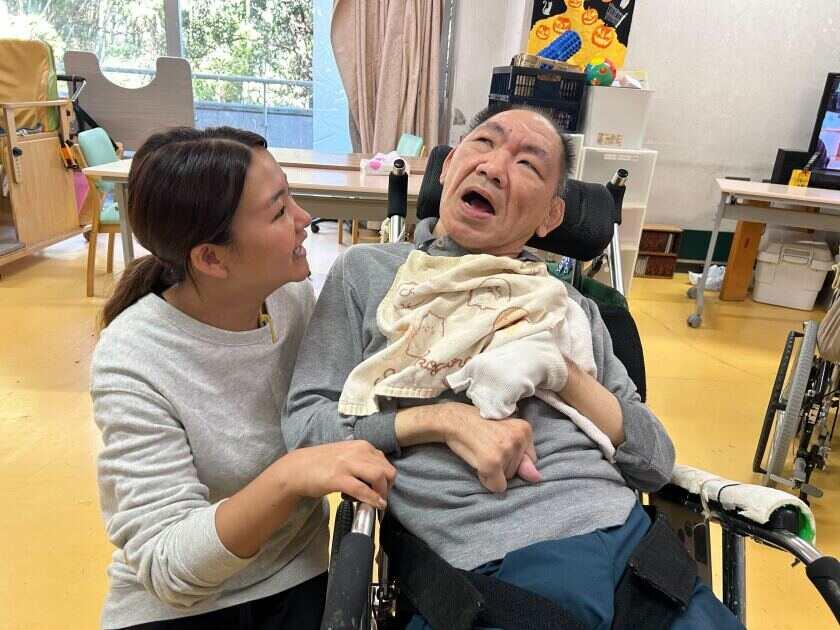 社会福祉法人英芳会 千里みおつくしの杜の制服3