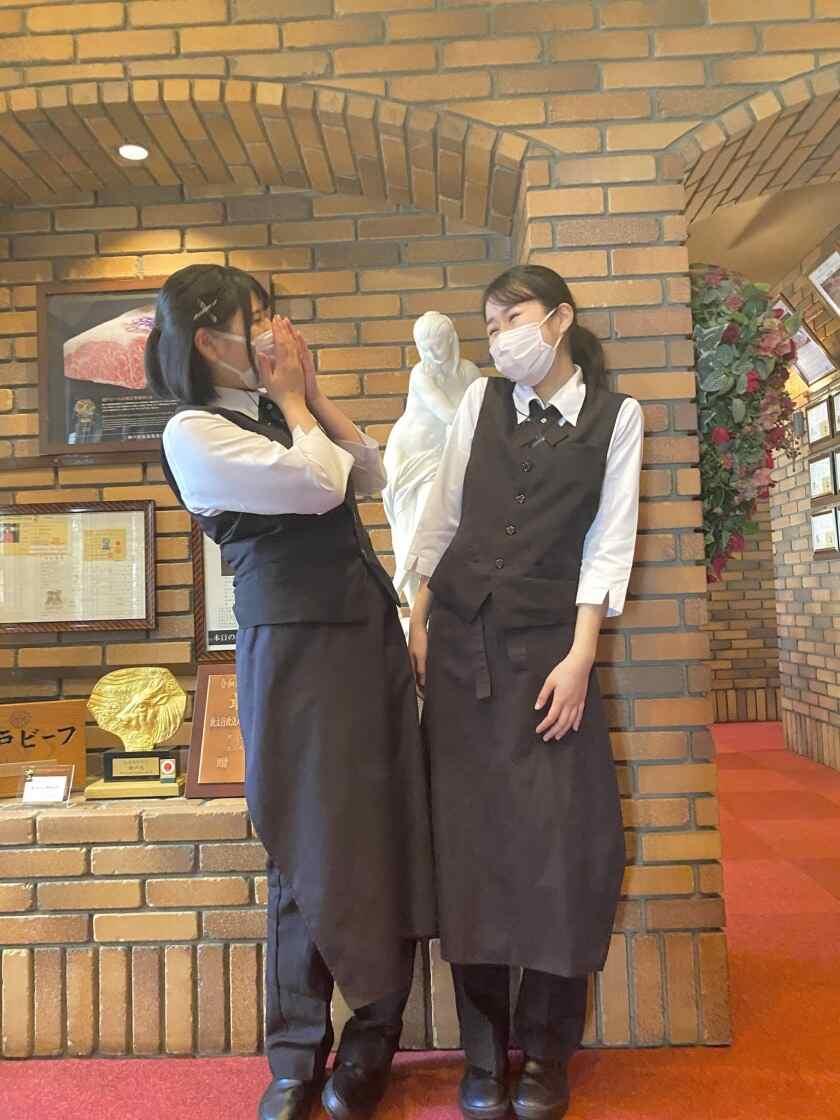 ビフテキのカワムラ 三宮本店の制服2
