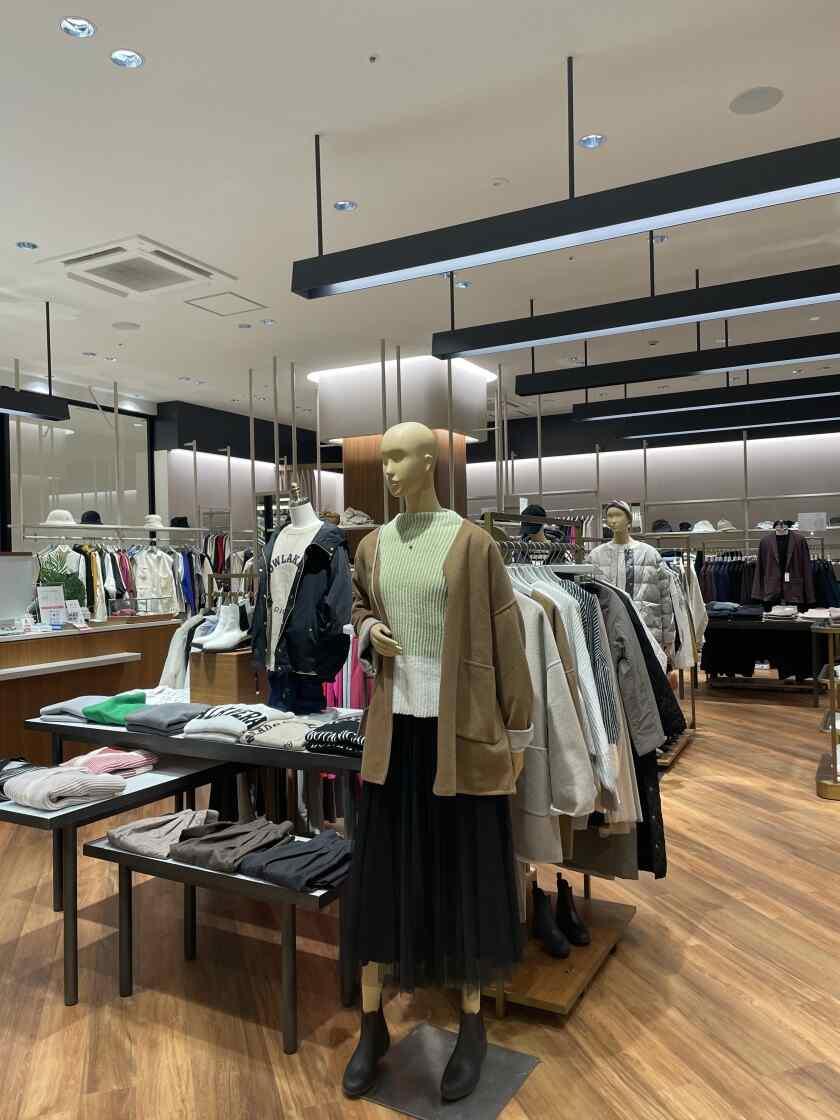 ナノ・ユニバース 三井アウトレットパーク大阪門真の制服3