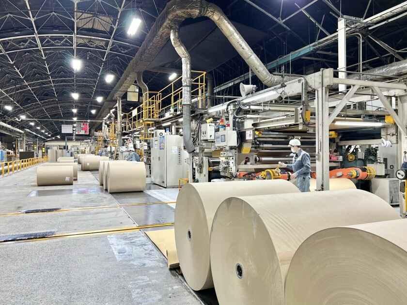 株式会社トーモク 大阪工場の制服5