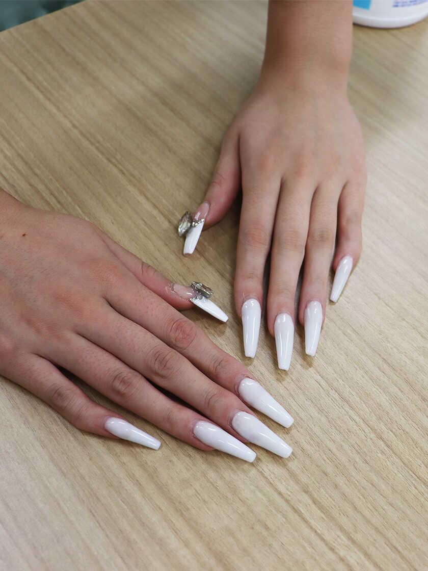 日本電子計算株式会社の制服6