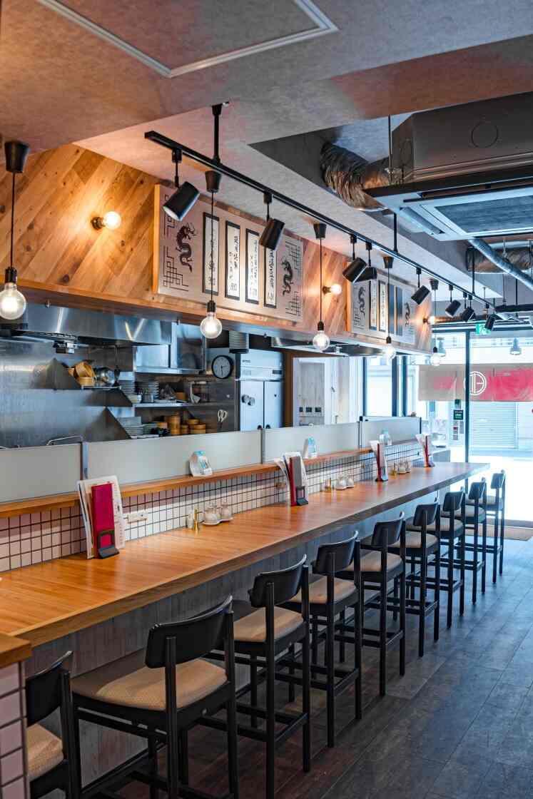 中華酒菜 瑛月(エイゲツ)の制服3