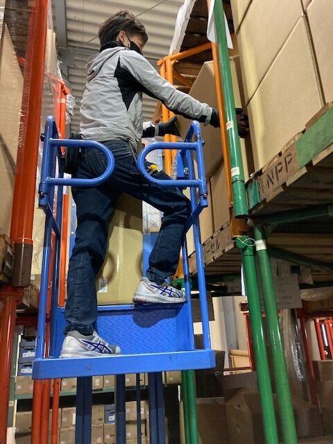 株式会社フリーセルの制服1