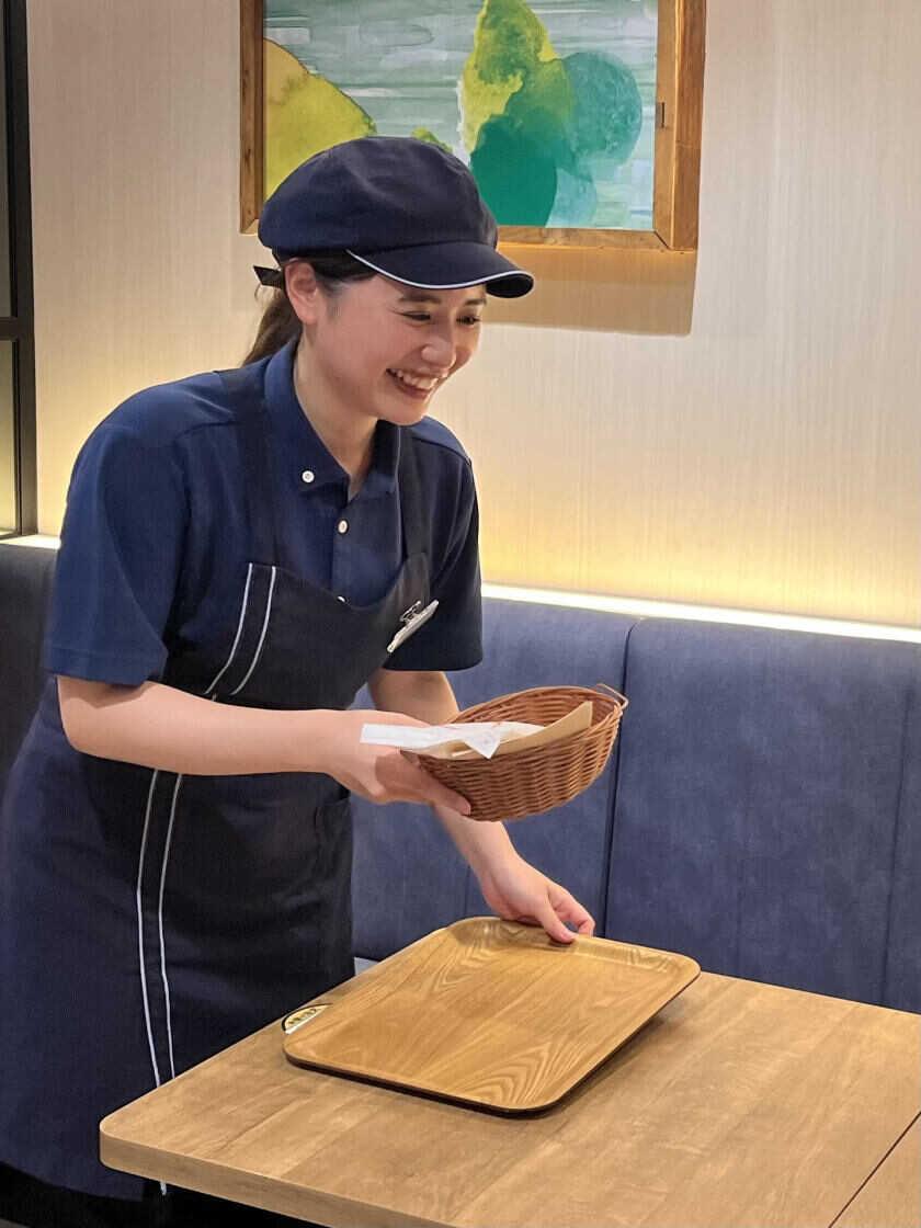 モスバーガー 江ノ島店の制服3