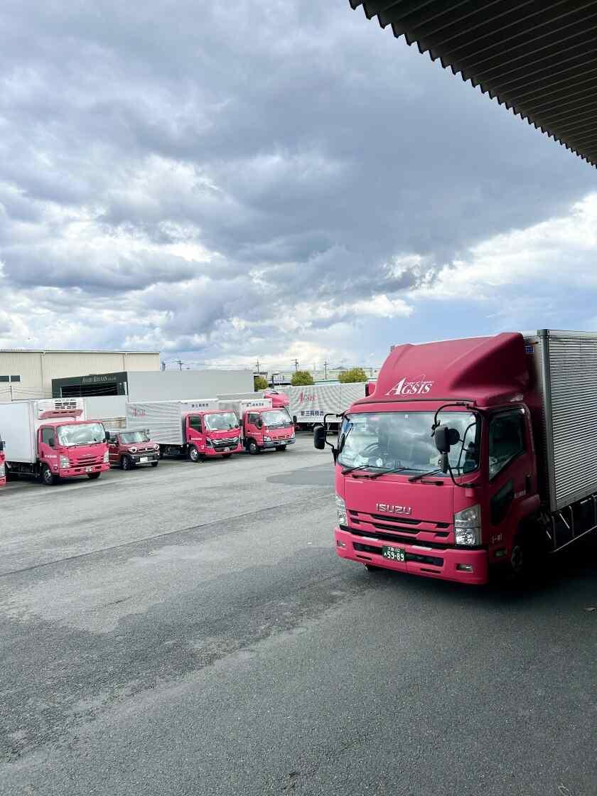 新三興物流株式会社 茨木センターの制服5