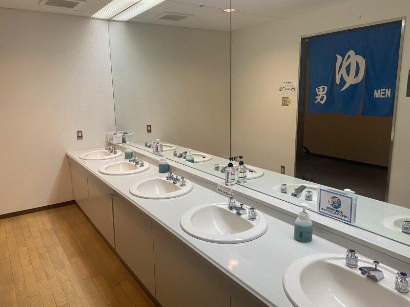 大阪市立青少年センター 新大阪ユースホステルの制服1