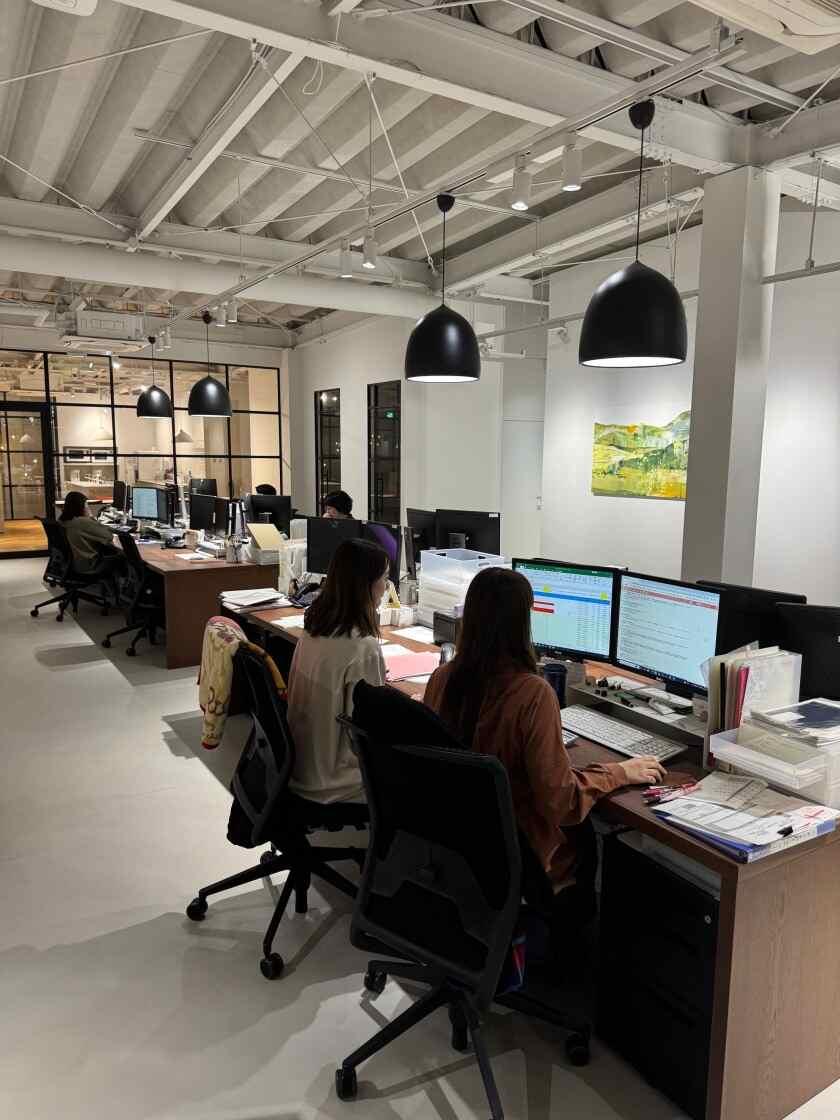 山崎実業株式会社の制服1