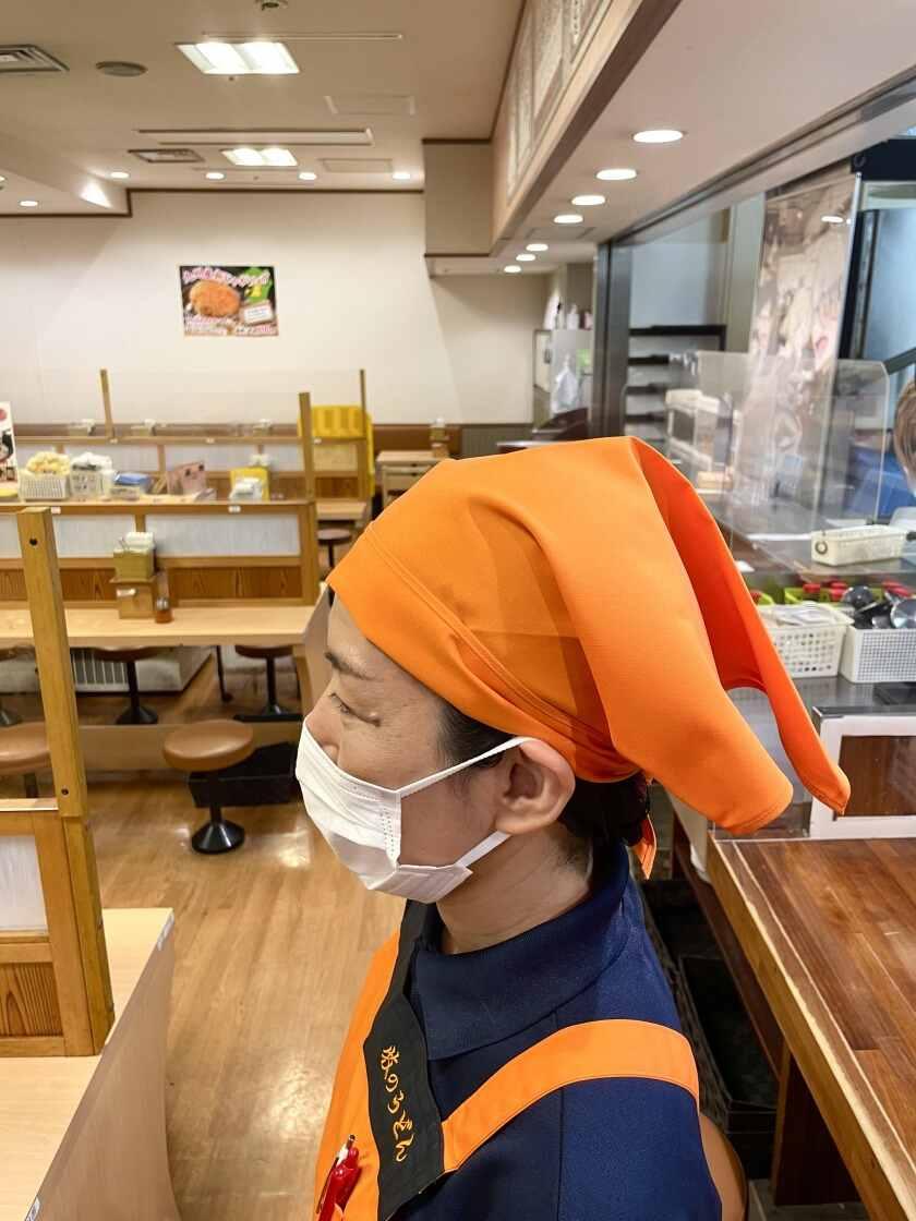 牧のうどん 和多田店の制服2