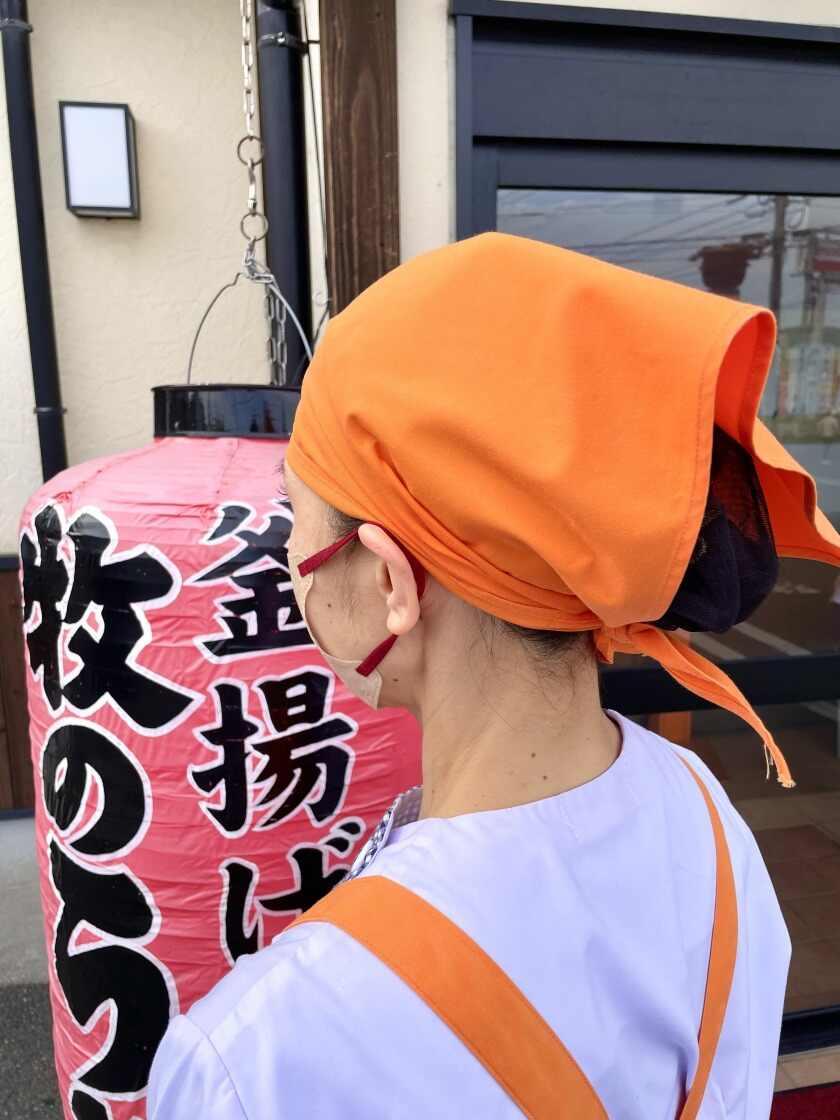 牧のうどん 片江店の制服2