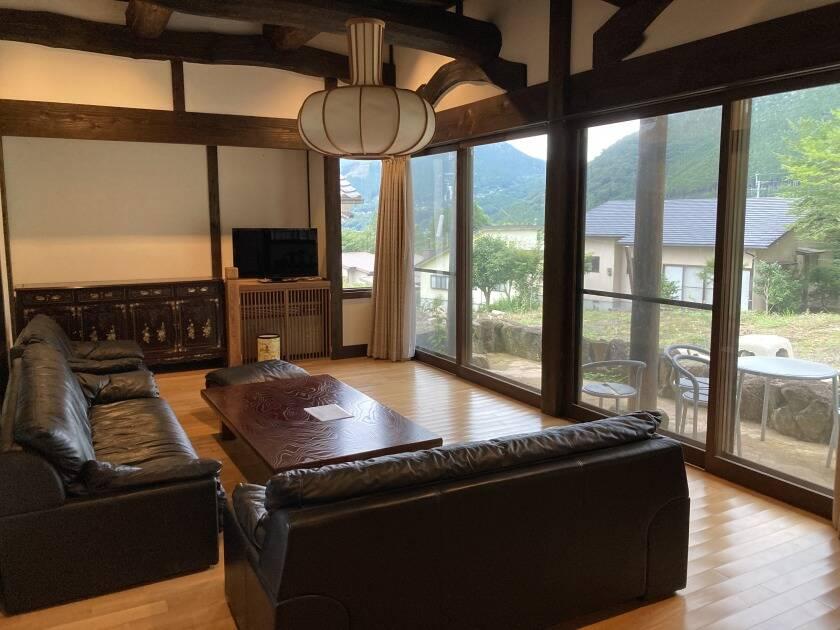 丸善海陸運輸株式会社 本社の制服8