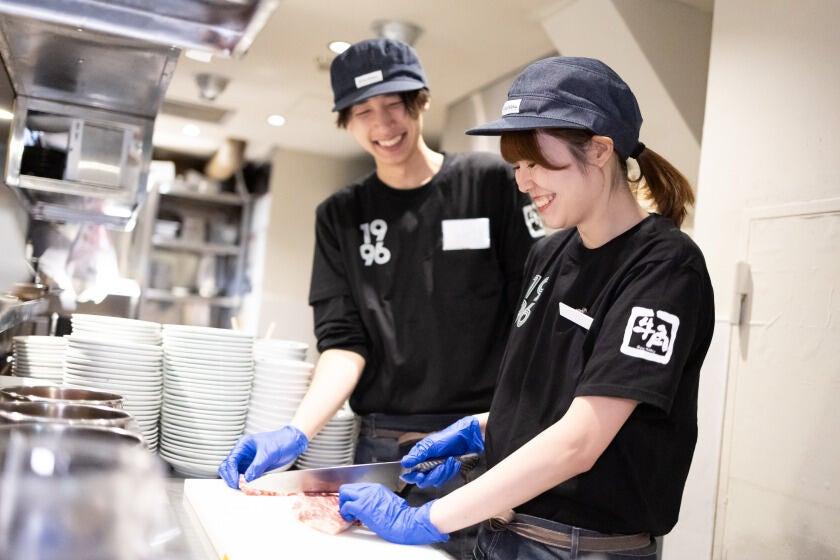 株式会社だるま.の制服1