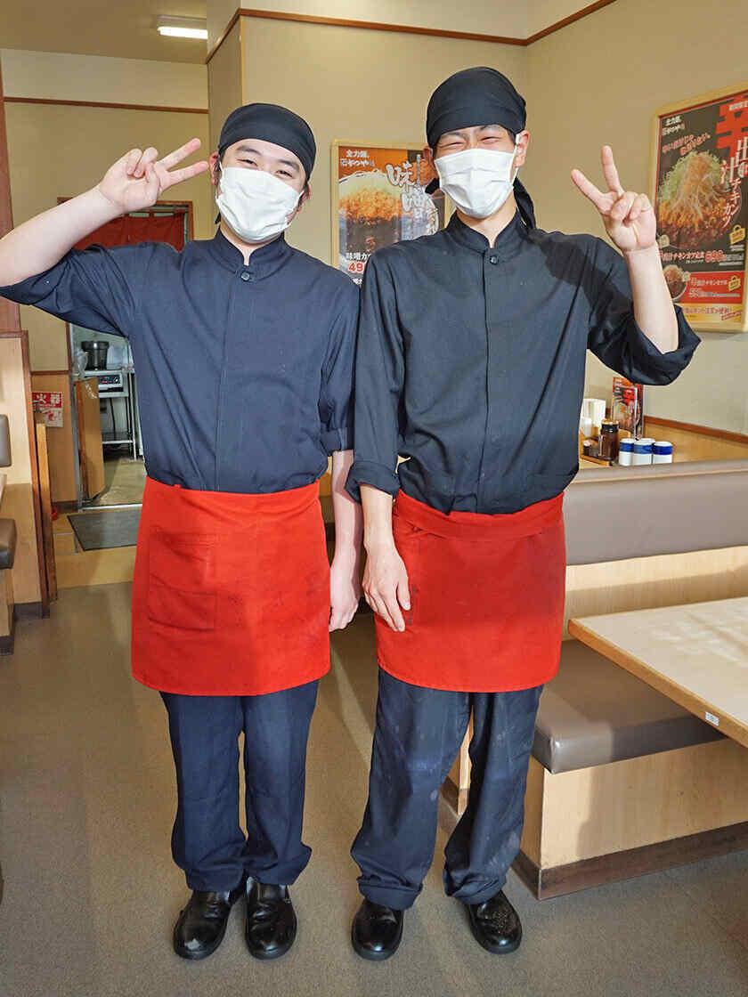 かつや 愛知前後店の制服1