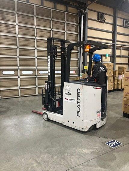 旭新運輸開発株式会社の制服3