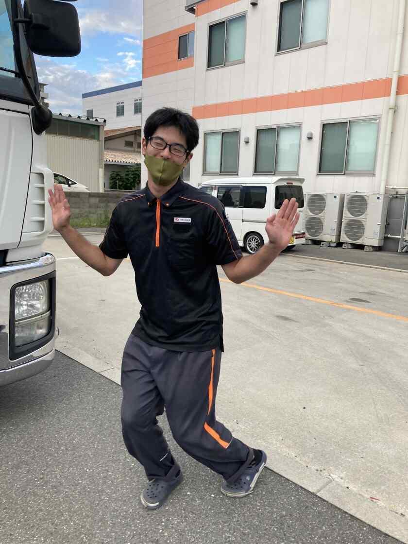 旭新運輸開発株式会社の制服2