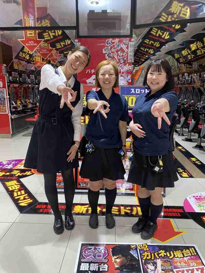 パチンコ金時 鶴見店の制服4