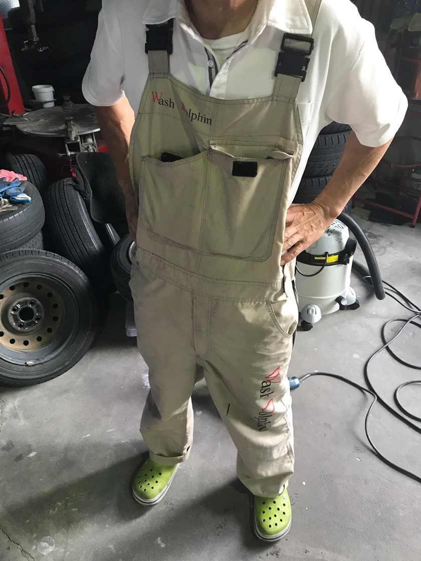 ウォッシュ・ドルフィンの制服1