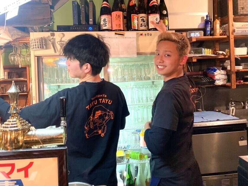 たゆたゆ お初天神店の制服1