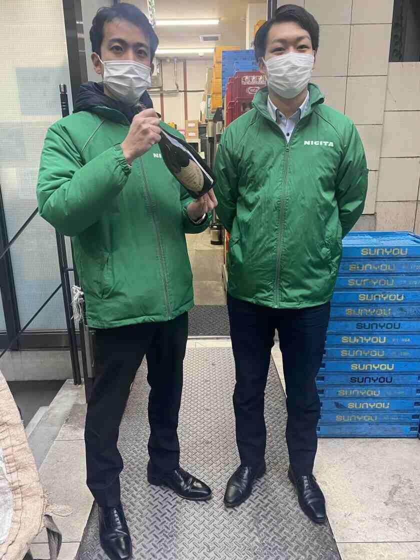 リカーショップNIGITA 六本木倉庫の制服1