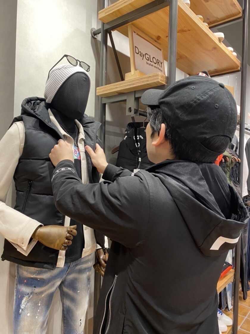 DayGLORYイオンモール広島府中の制服2