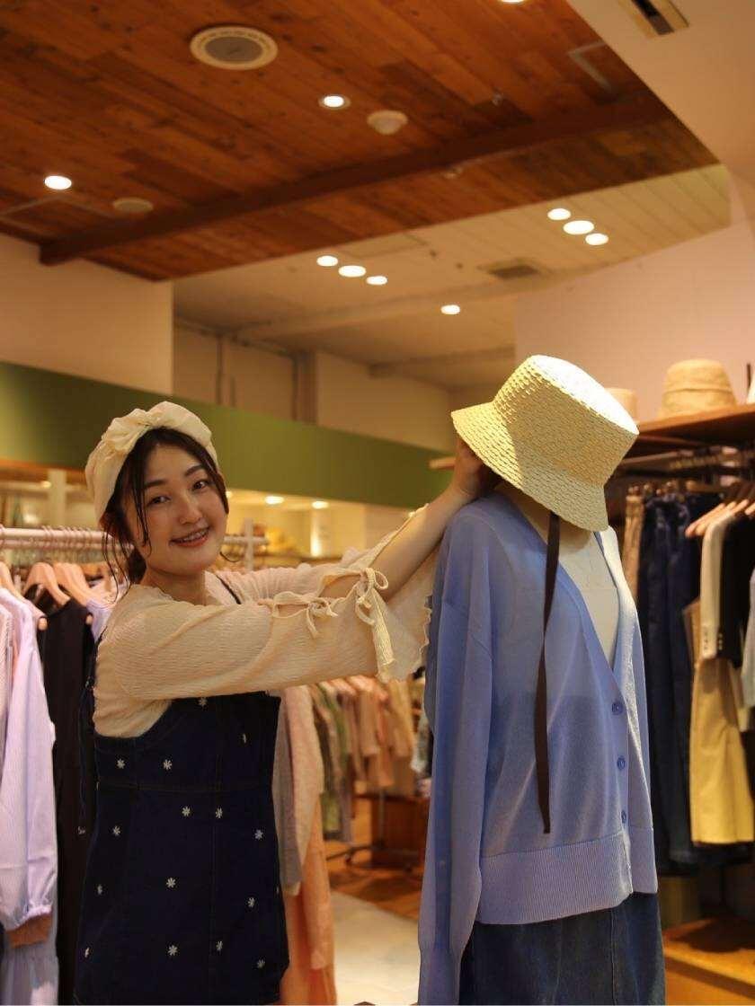 株式会社キャン B.L.U.E. with Four rooms 小田原ダイナシティの制服3