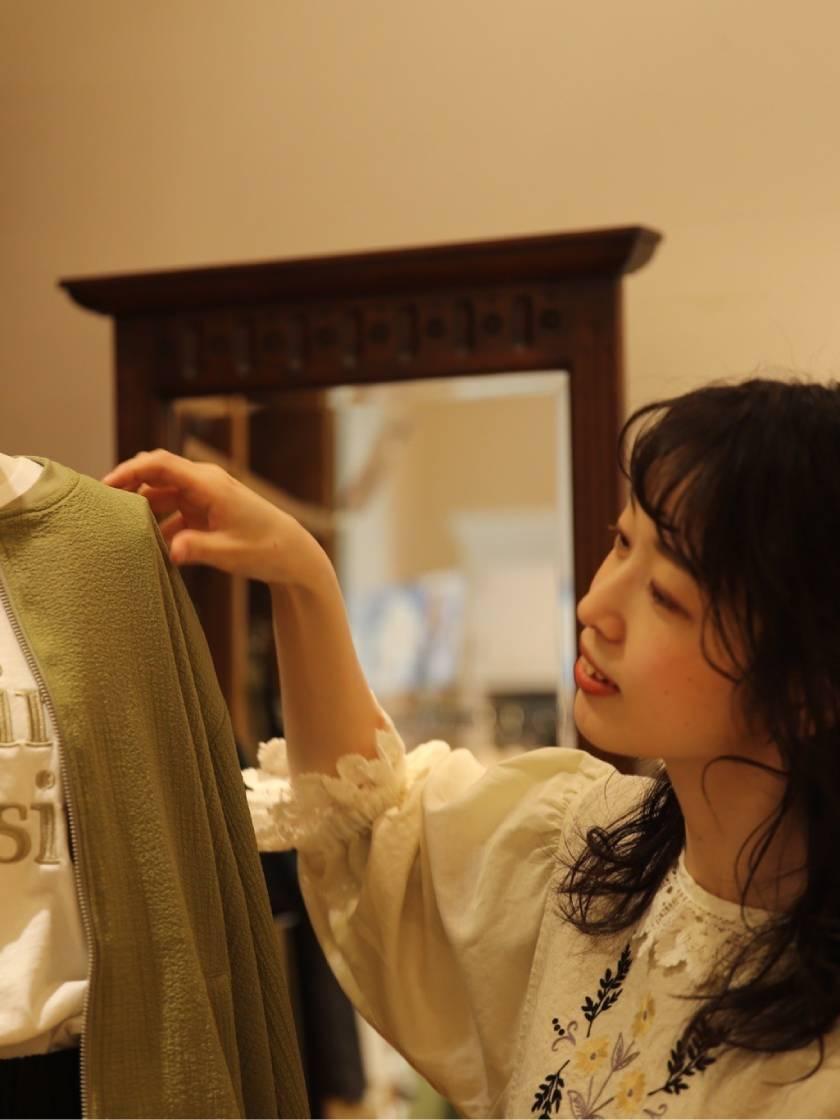 株式会社キャン B.L.U.E. with Four rooms 小田原ダイナシティの制服1