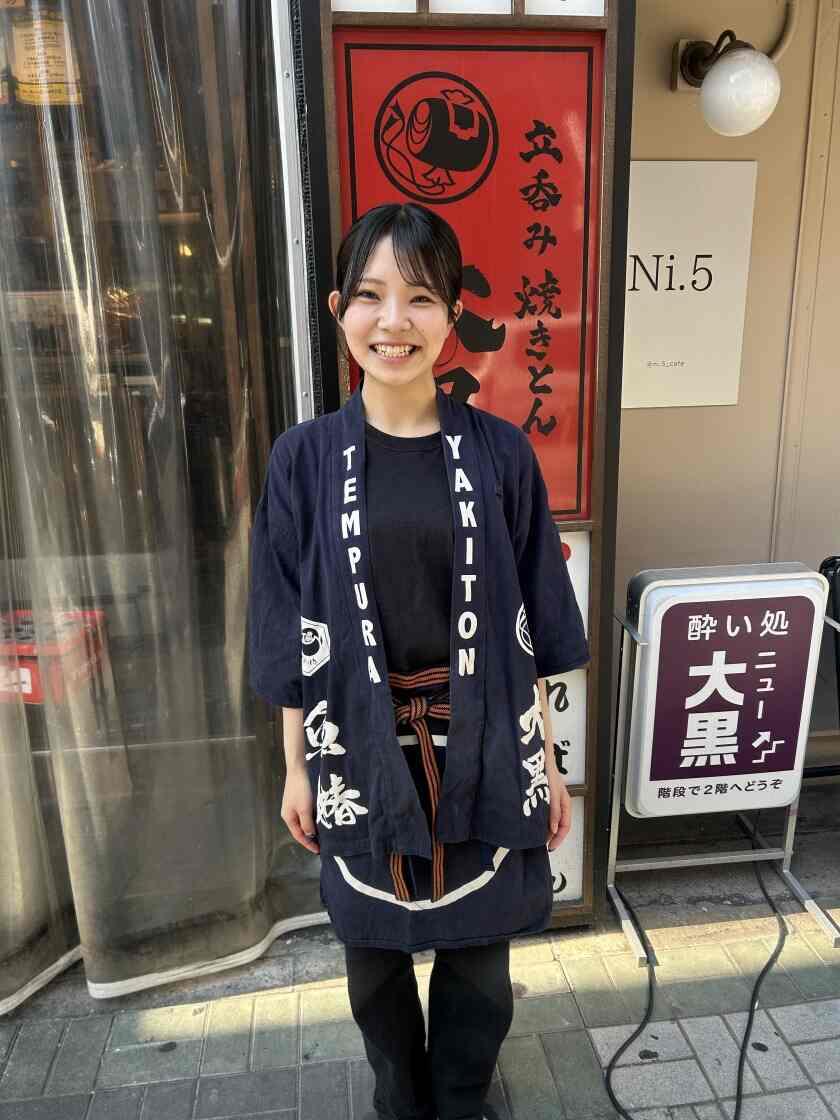 立呑み焼きとん 大黒(だいこく) 錦店の制服1