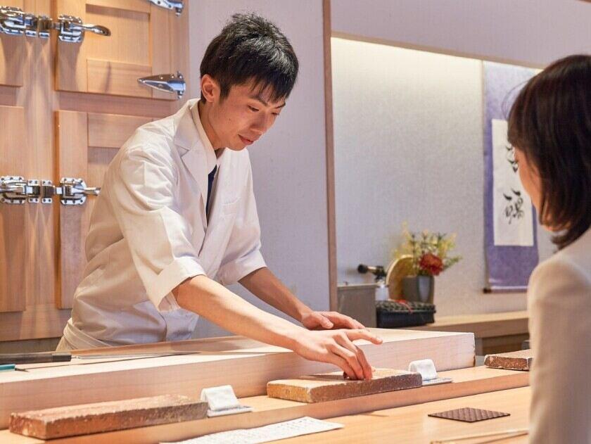 株式会社エフアンドコー グラングリーン大阪に新店舗OPENの制服5