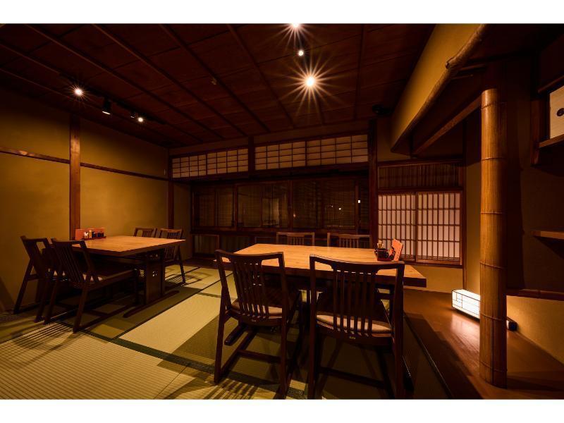 祇園 鰻 川藤の制服3