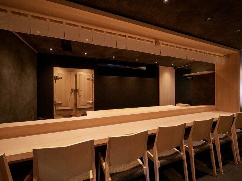 鮨処 たけ原の制服3