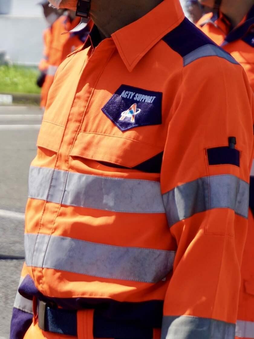 株式会社アクティサポートの制服2