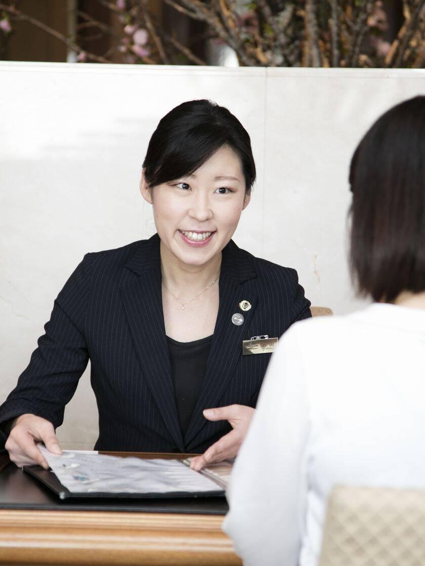 ホテル ラ・スイート神戸ハーバーランドの制服1