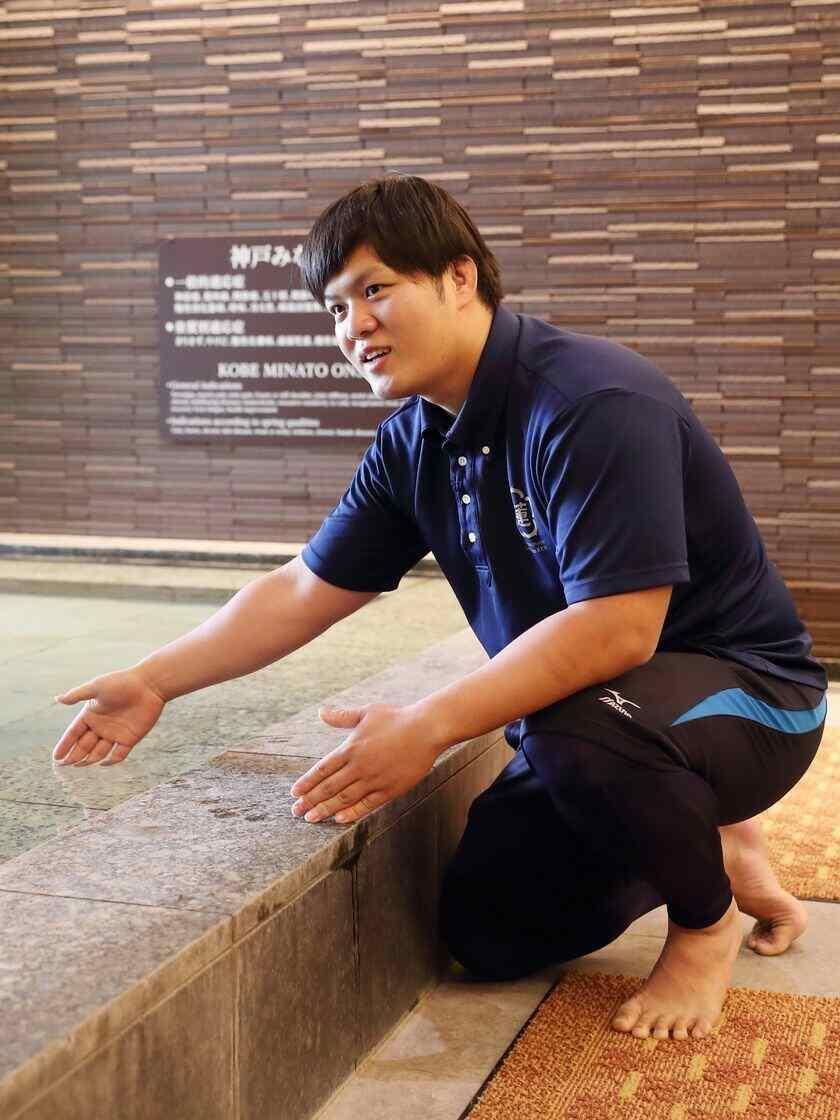 うめきた温泉 蓮 Wellbeing Parkの制服1