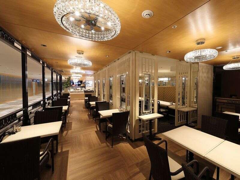 スイーツ&ベーカリール・パン神戸北野 伊丹空港店の仕事画像3