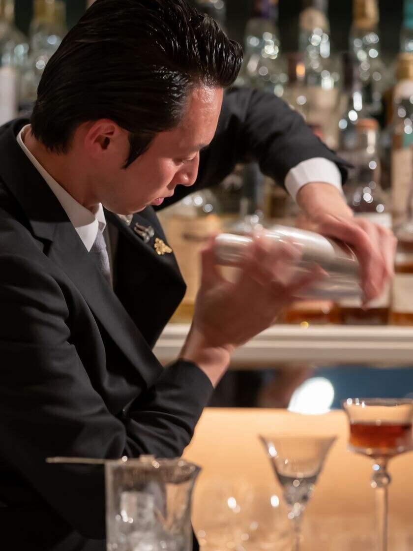 ホテル ラ・スイート神戸ハーバーランドの制服2