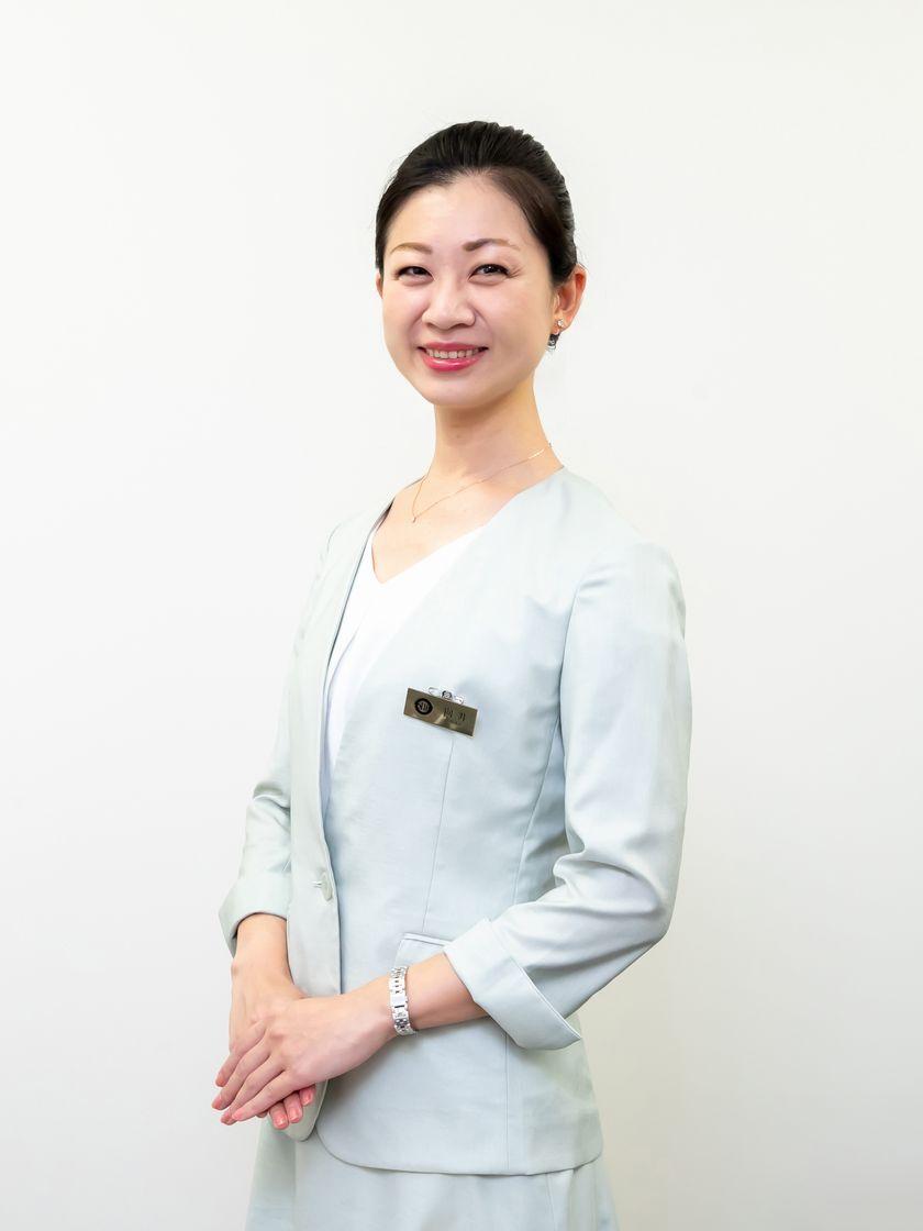 ラスイートグループの制服1