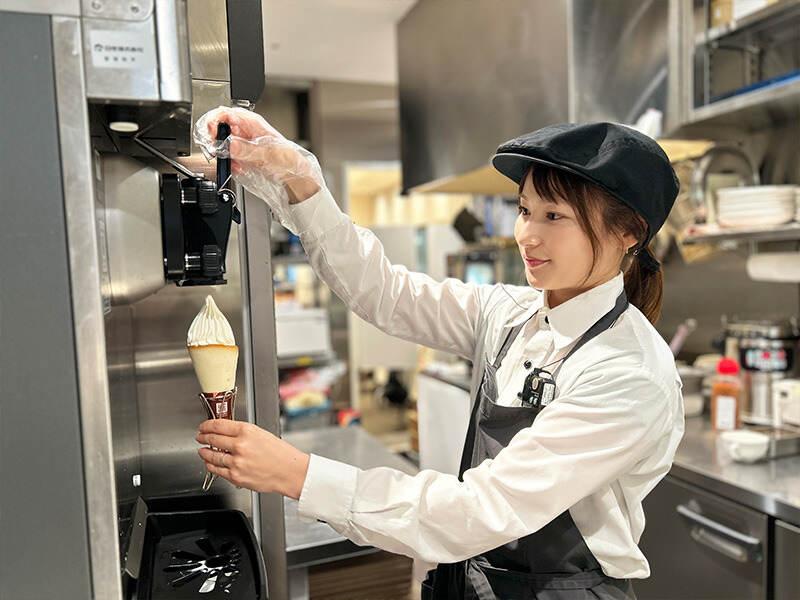 スイーツ&ベーカリール・パン神戸北野 関西国際空港店の仕事画像2