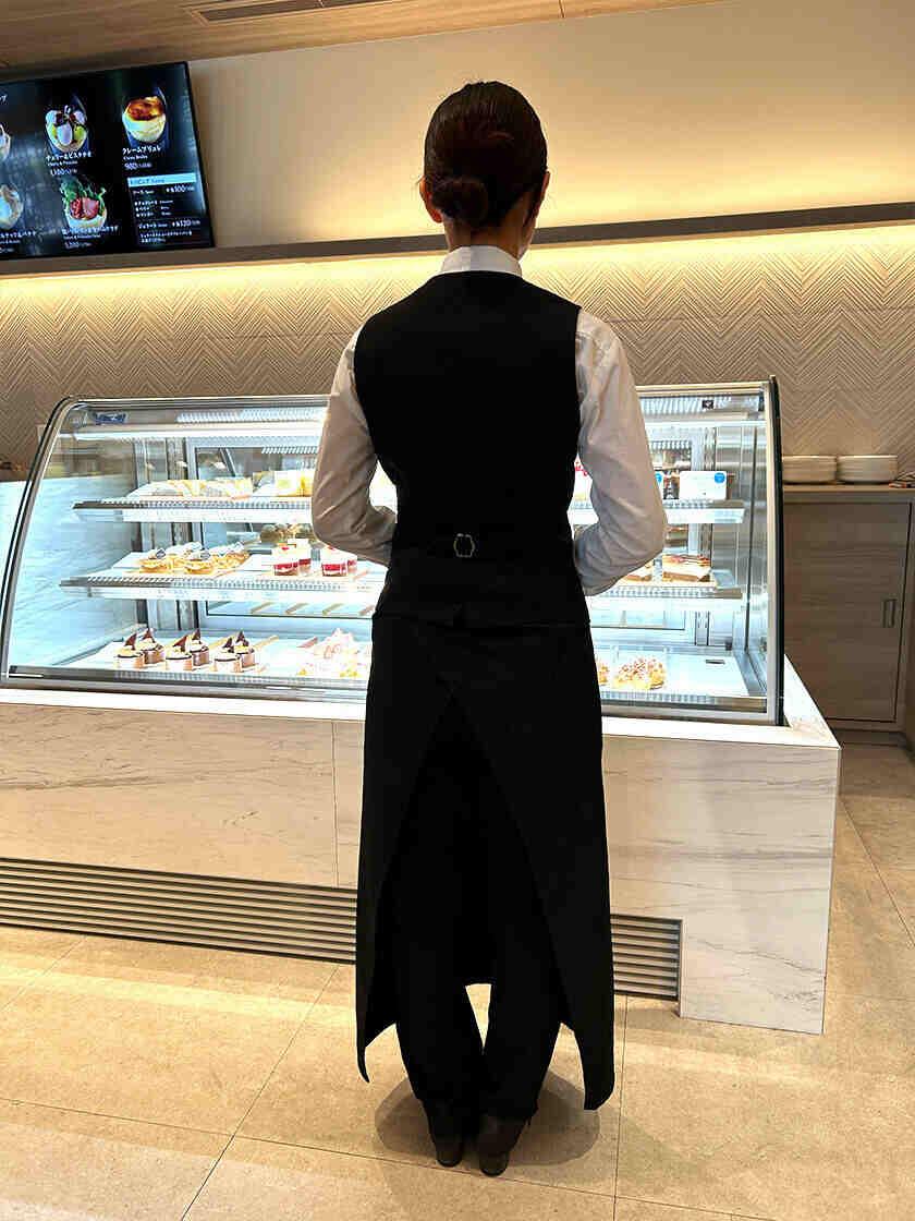 ラスイートルパンビルの制服3