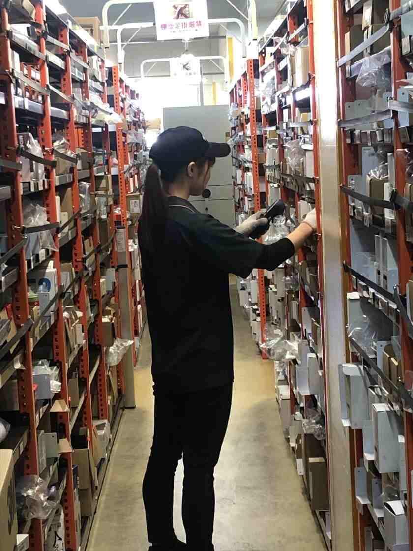 トラスコ中山株式会社プラネット埼玉の制服1